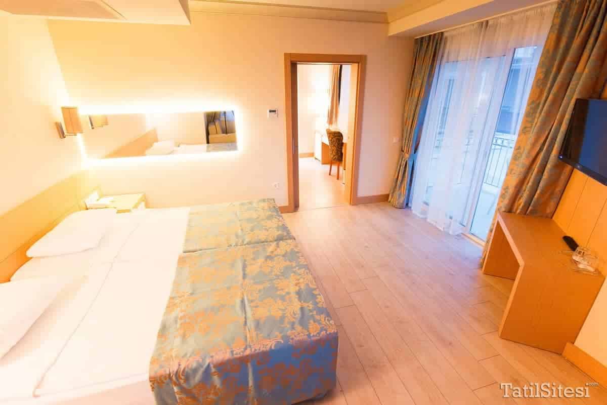 Loceanica Beach Resort Hotel